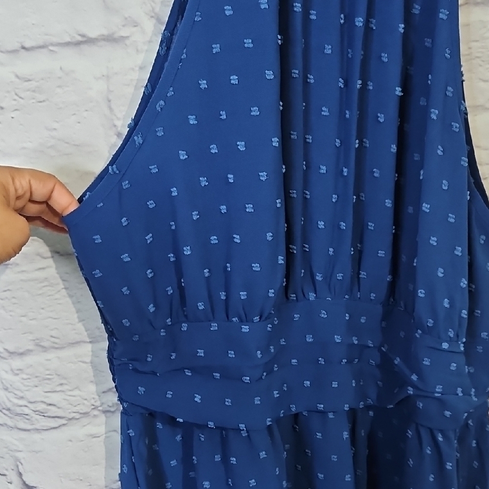 Elegant Blue Polka Dot Midi Dress - Picture 3 of 6